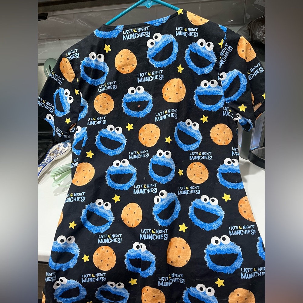 Fun Scrub Top - Picture 4 of 4